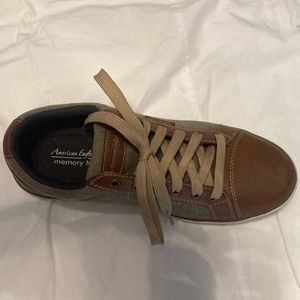 Men’s American Eagle SINGLE LEFT SHOE, Amputee. Size 9 1/2